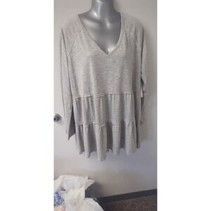 A Beautiful Soul Gray Tiered Long Sleeve Top Womens Plus Size‎ 1X 14/16 XL
